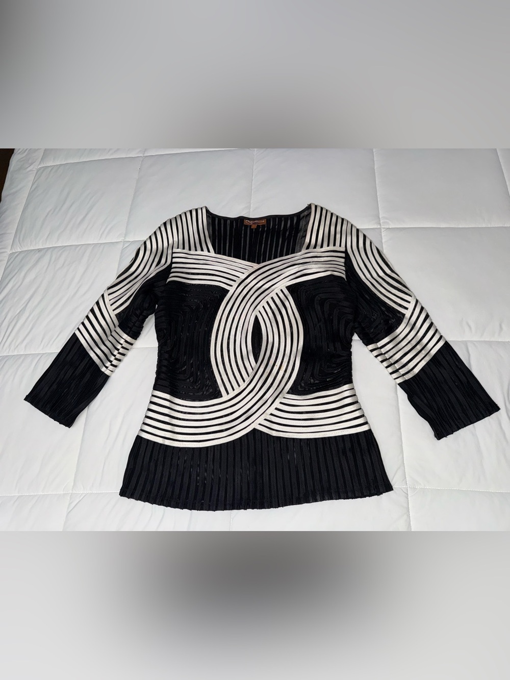 Black & White Long Sleeve Geometric Knit Dress